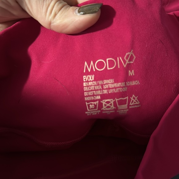 Oath leggings in Tyrian Purple - Picture 3 of 3